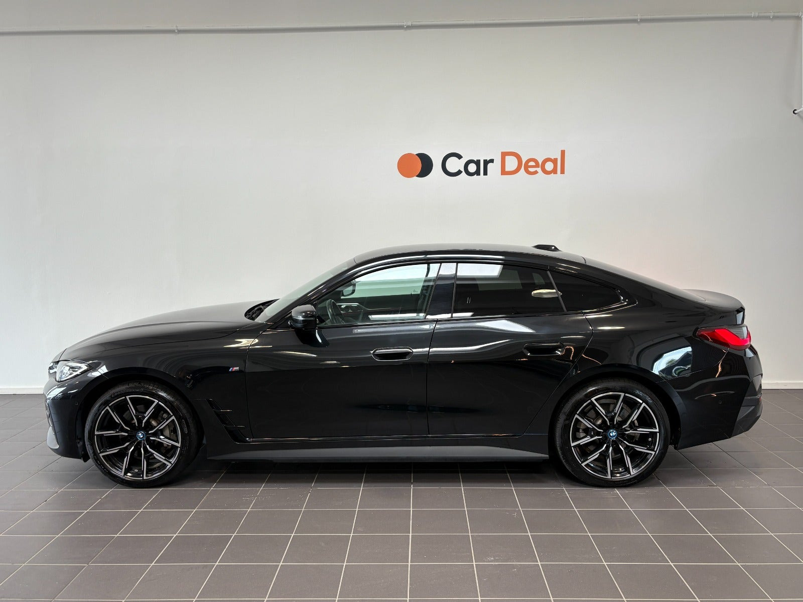 Sort BMW i4 fra 2023