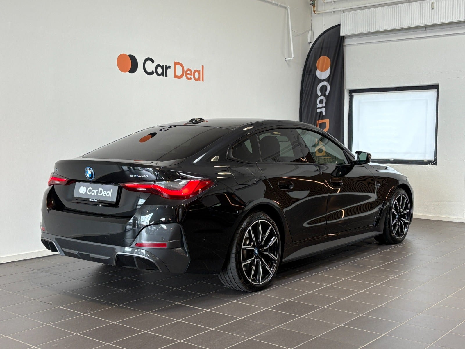 Sort BMW i4 fra 2023