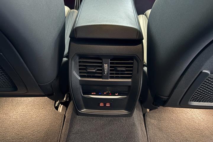 Sort BMW i4 fra 2023