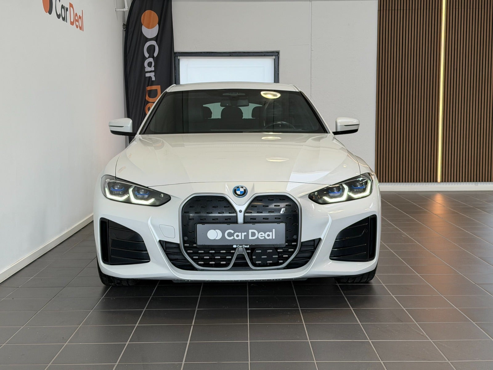 Hvid BMW i4 fra 2022