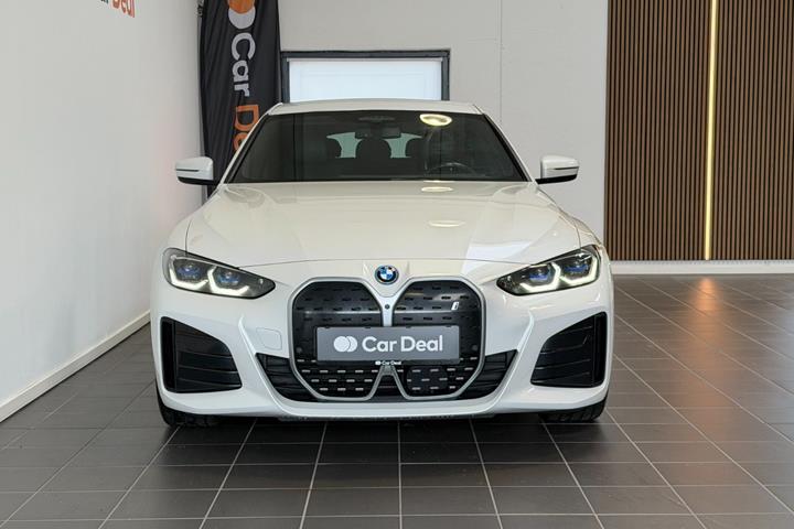 Hvid BMW i4 fra 2022