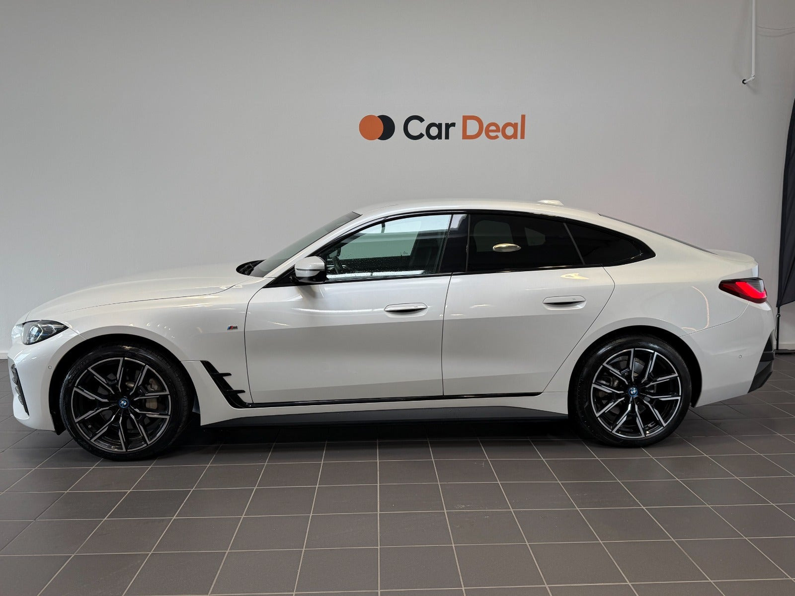 Hvid BMW i4 fra 2022