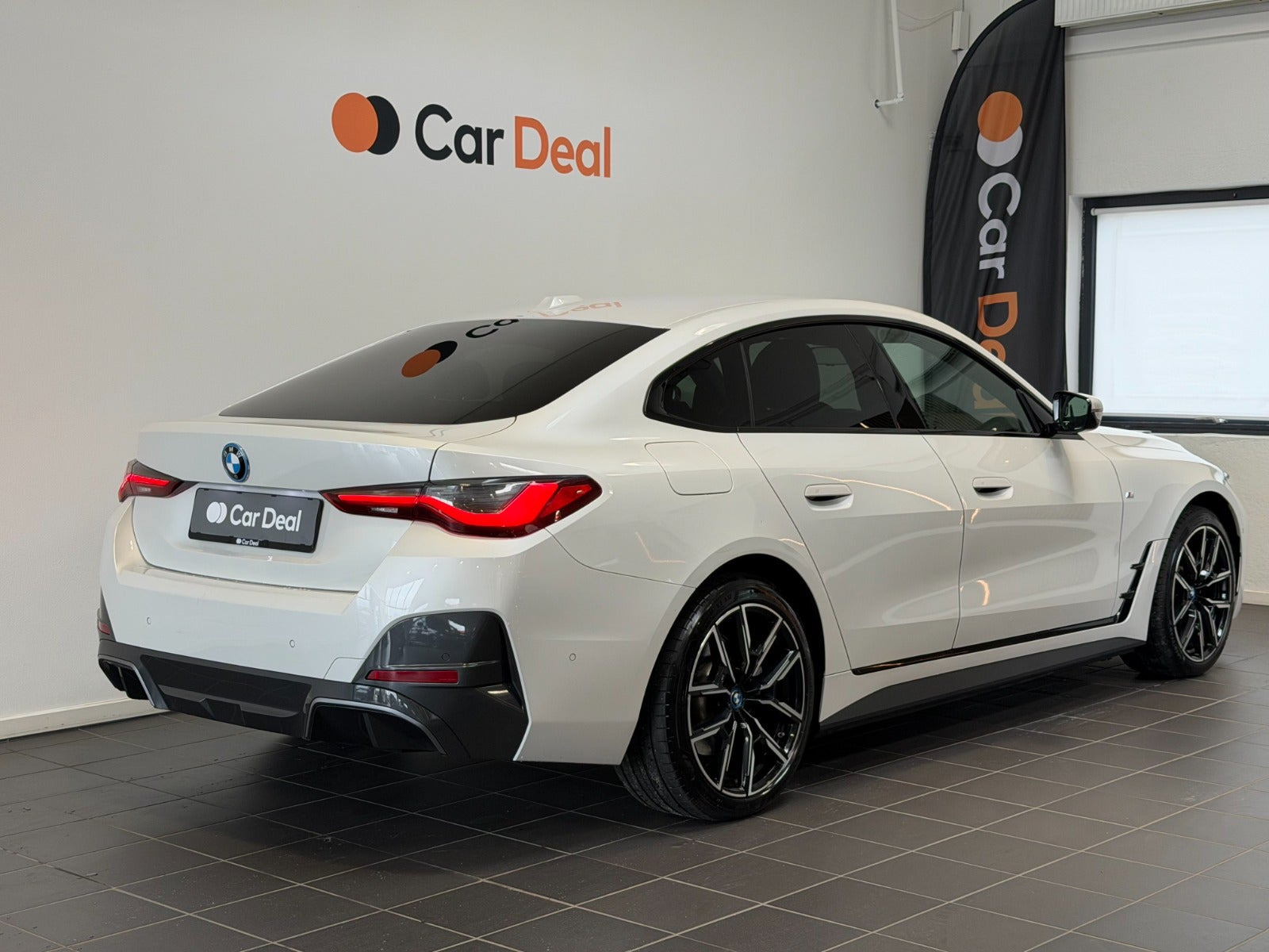 Hvid BMW i4 fra 2022