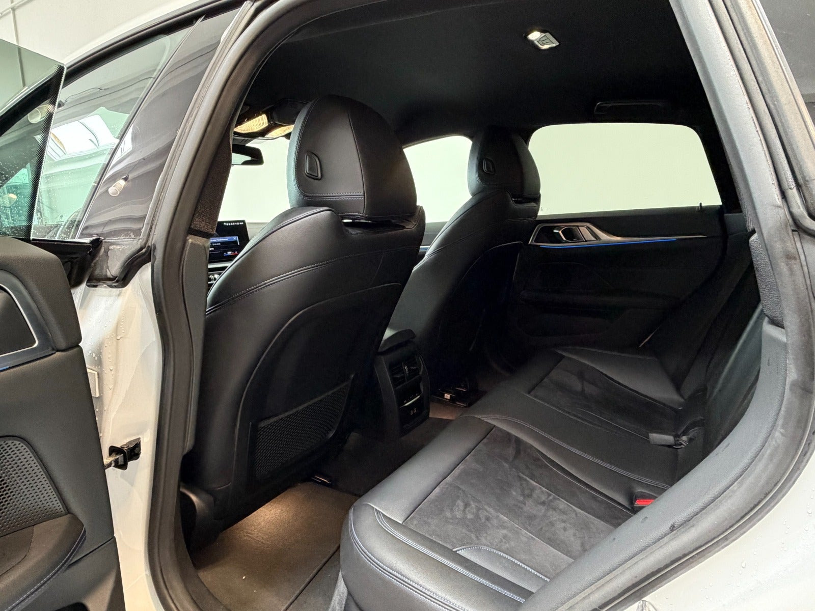 Hvid BMW i4 fra 2022