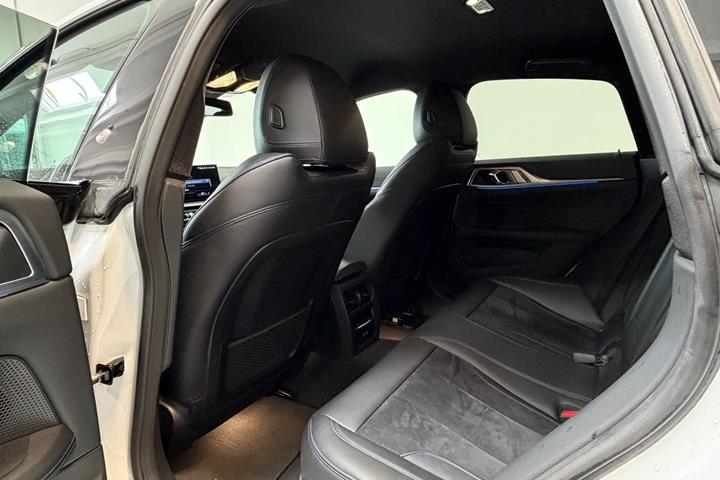 Hvid BMW i4 fra 2022
