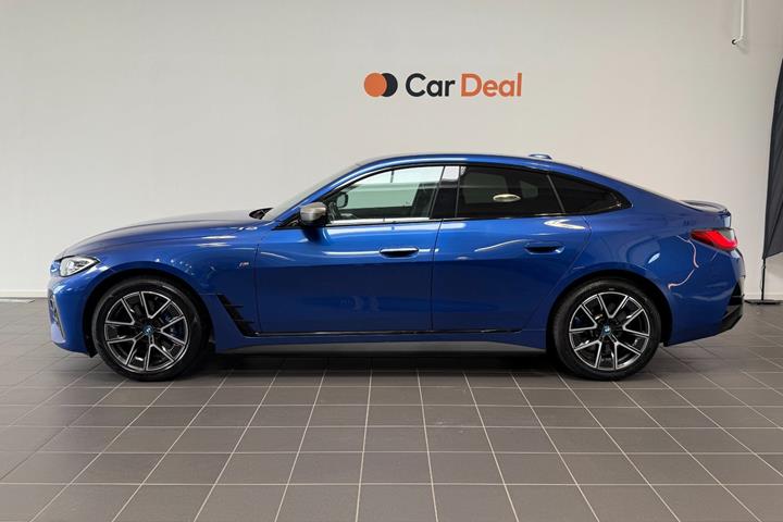 Blå BMW i4 fra 2023