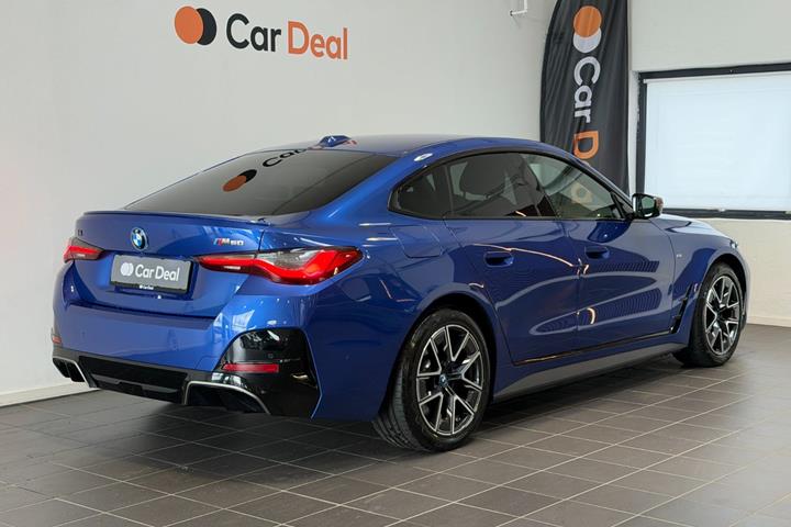 Blå BMW i4 fra 2023