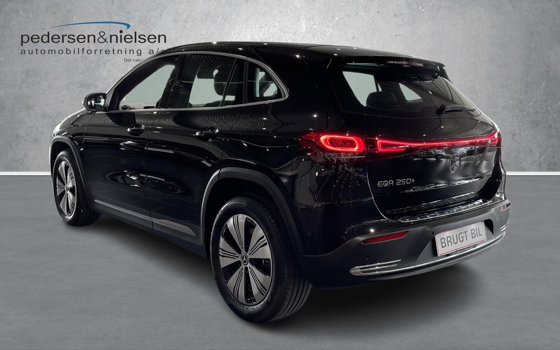 Sort Mercedes EQA 250+ fra 2022
