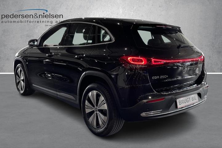 Sort Mercedes EQA 250+ fra 2022