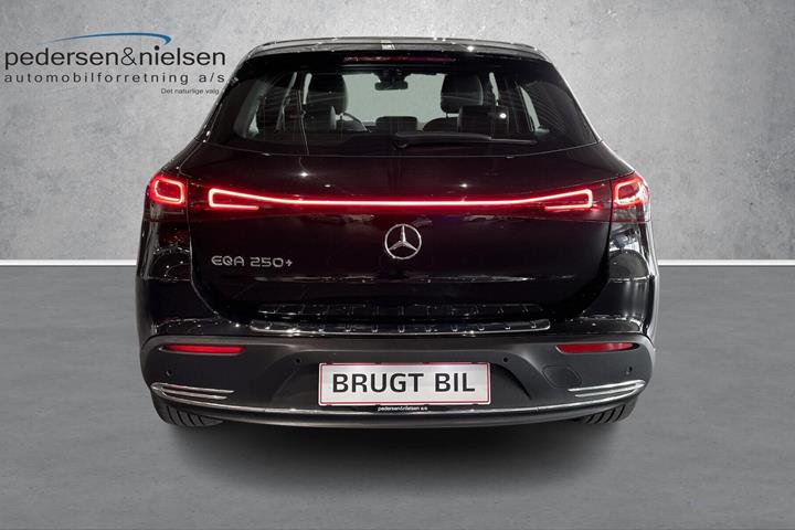 Sort Mercedes EQA 250+ fra 2022