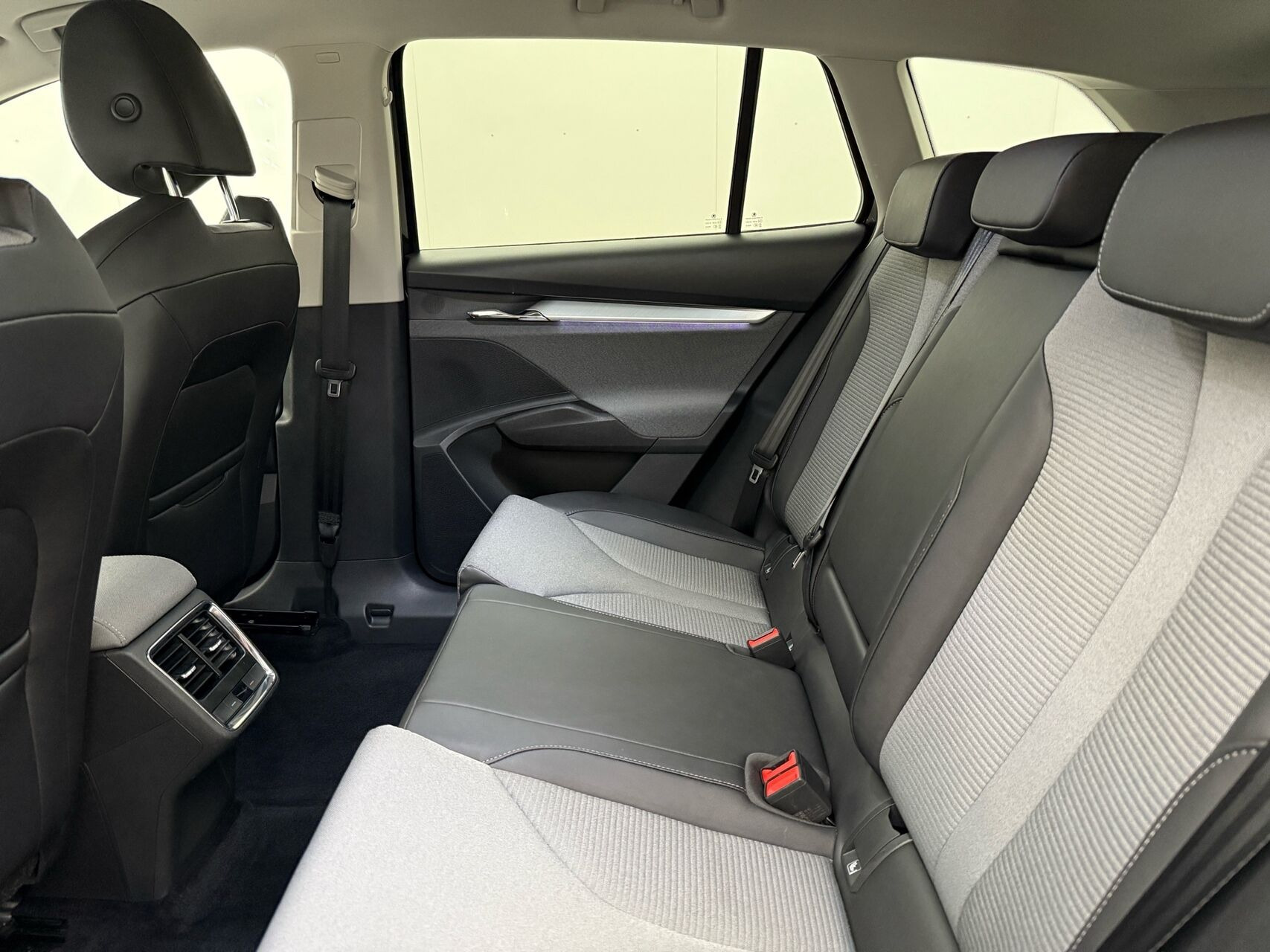 Sort Skoda Enyaq fra 2021