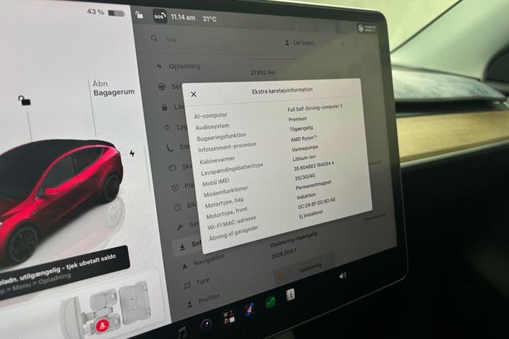 Rød Tesla Model Y fra 2024
