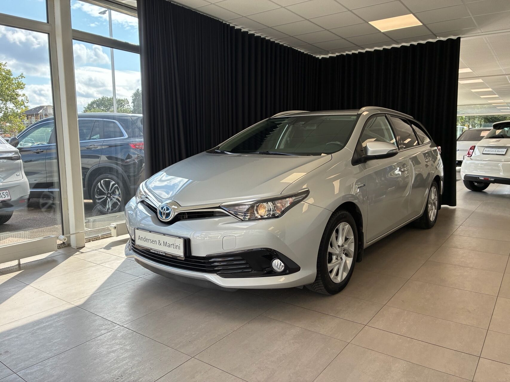 Toyota Auris 1,8 Touring Sports Hybrid H2 Comfort 136HK Stc Aut.
