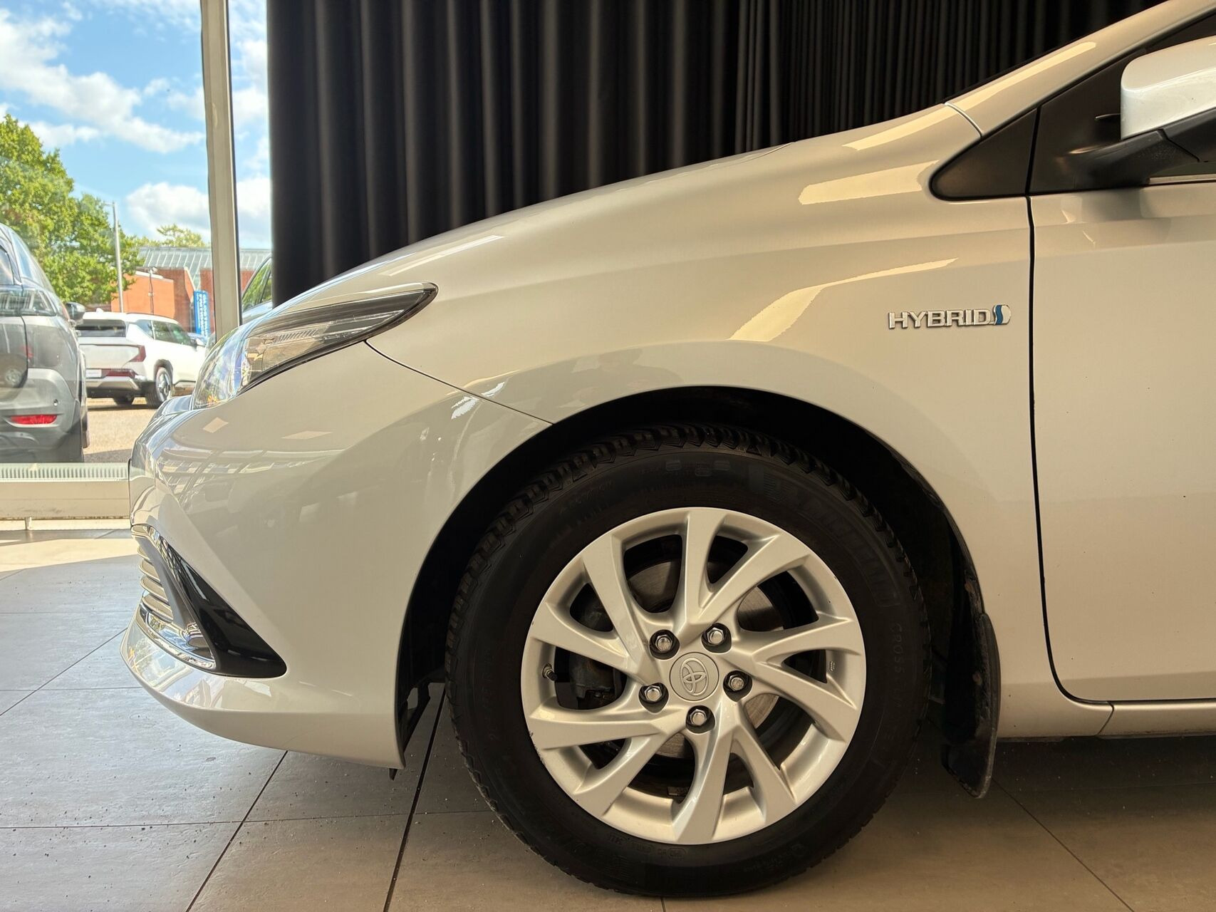 Sølv Toyota Auris fra 2019