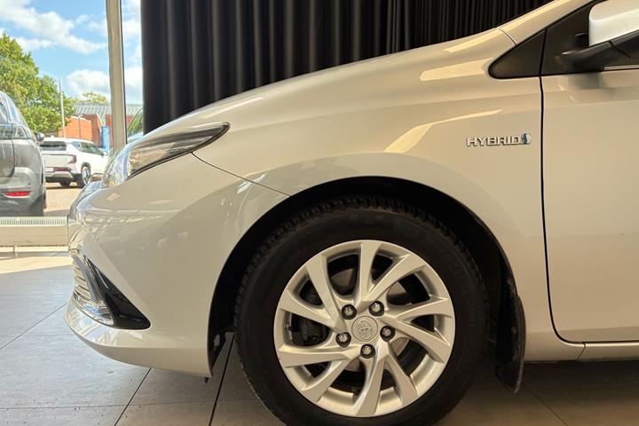 Sølv Toyota Auris fra 2019