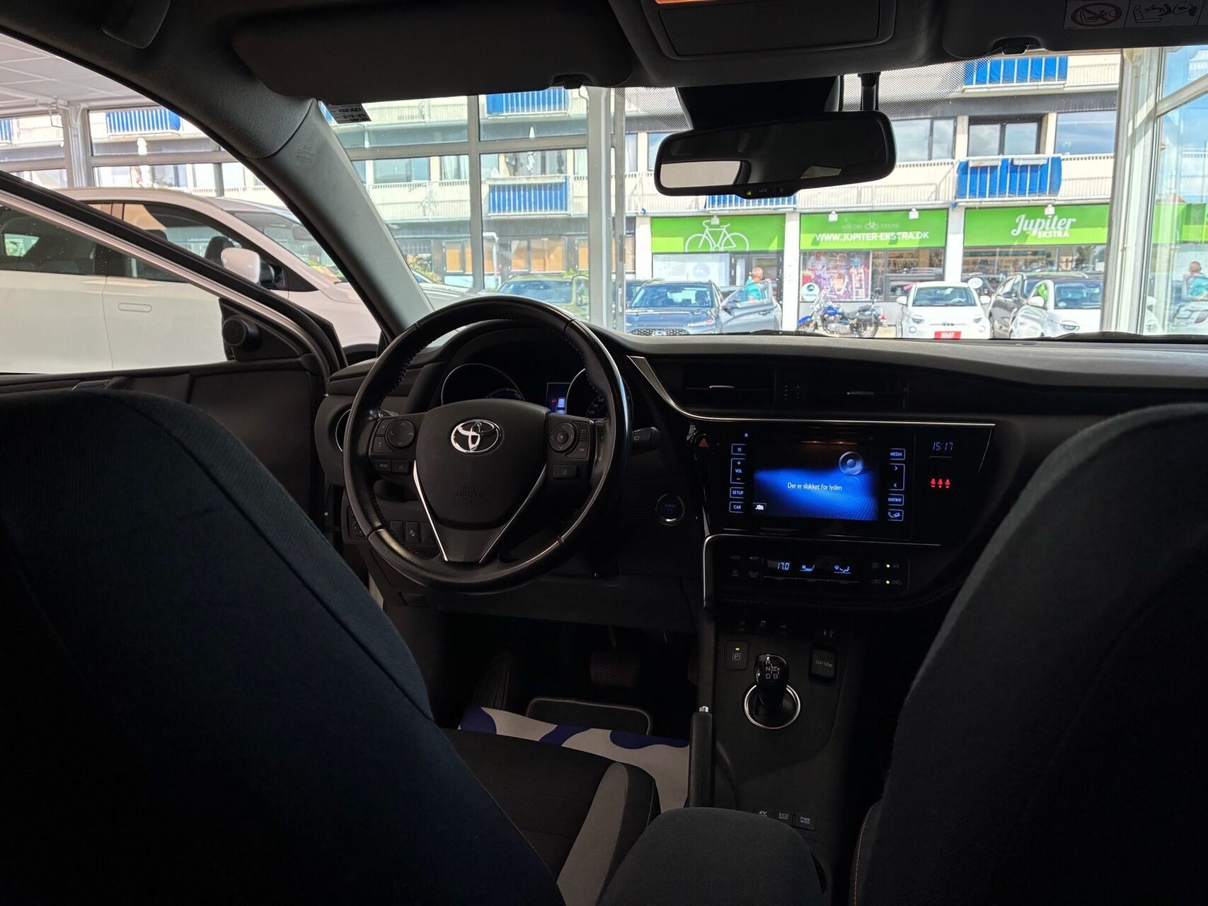 Sølv Toyota Auris fra 2019
