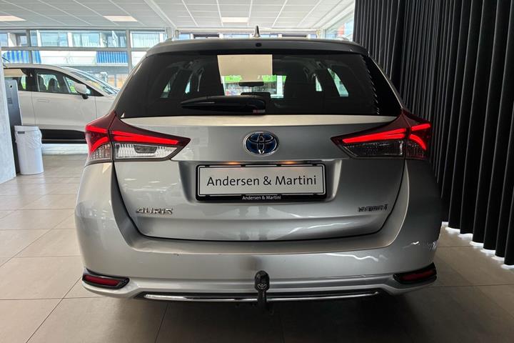 Sølv Toyota Auris fra 2019