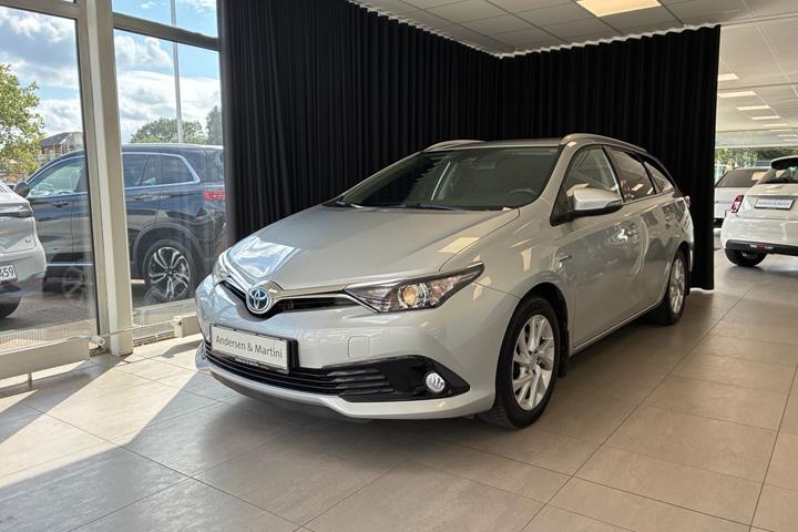 Sølv Toyota Auris fra 2019