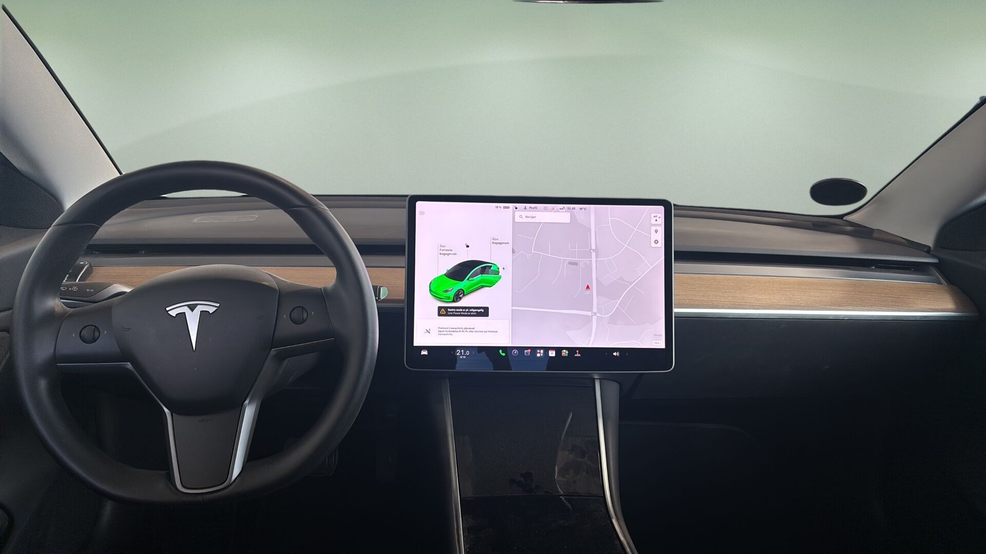 Hvid Tesla Model 3 fra 2020