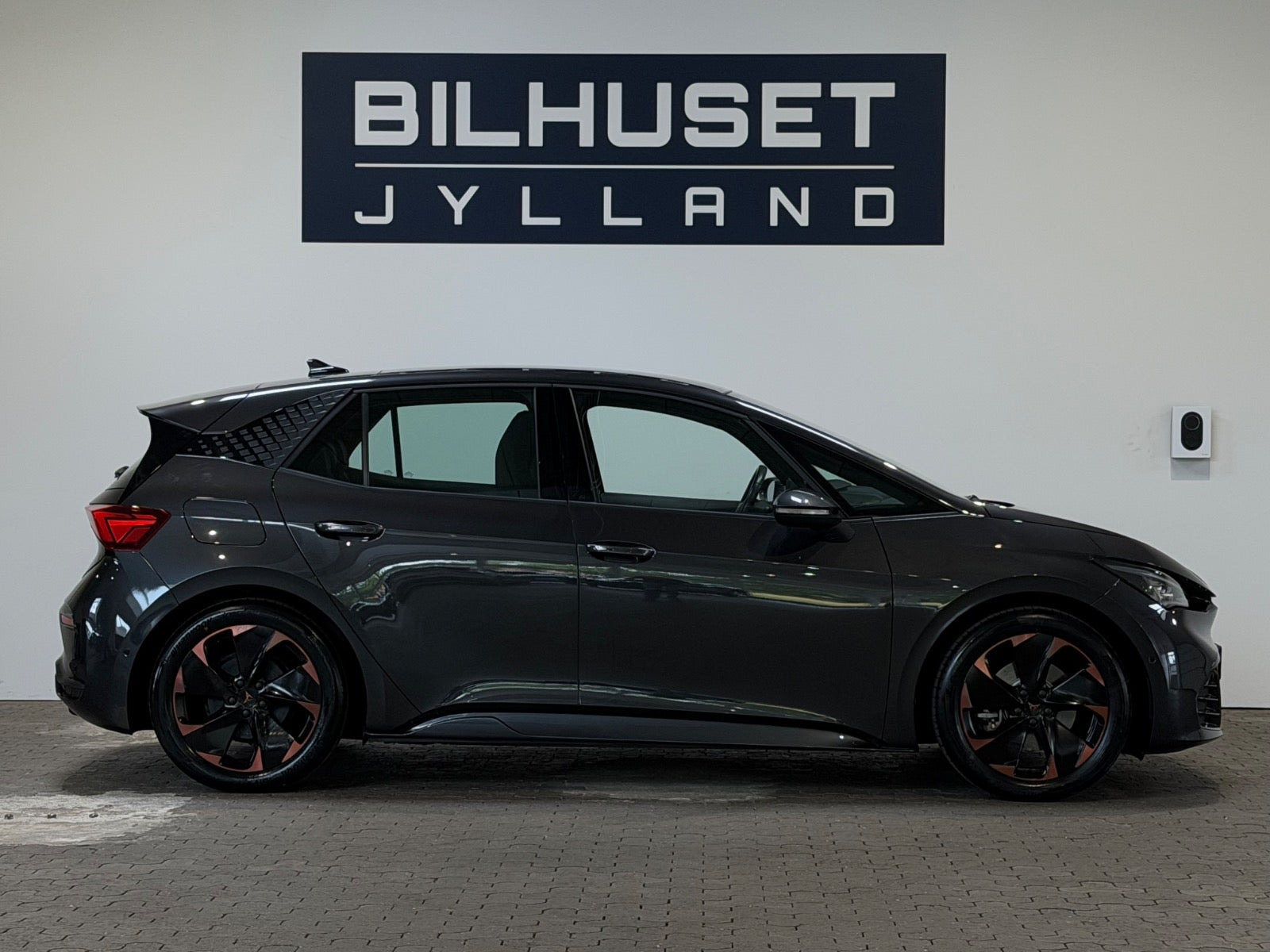 Grå Cupra Born fra 2023