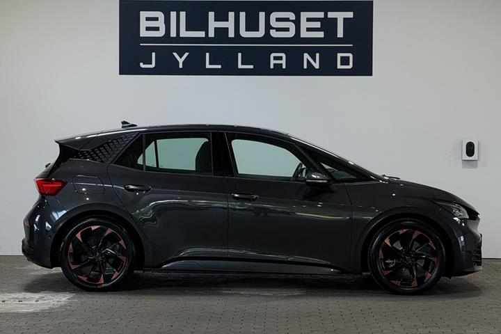 Grå Cupra Born fra 2023