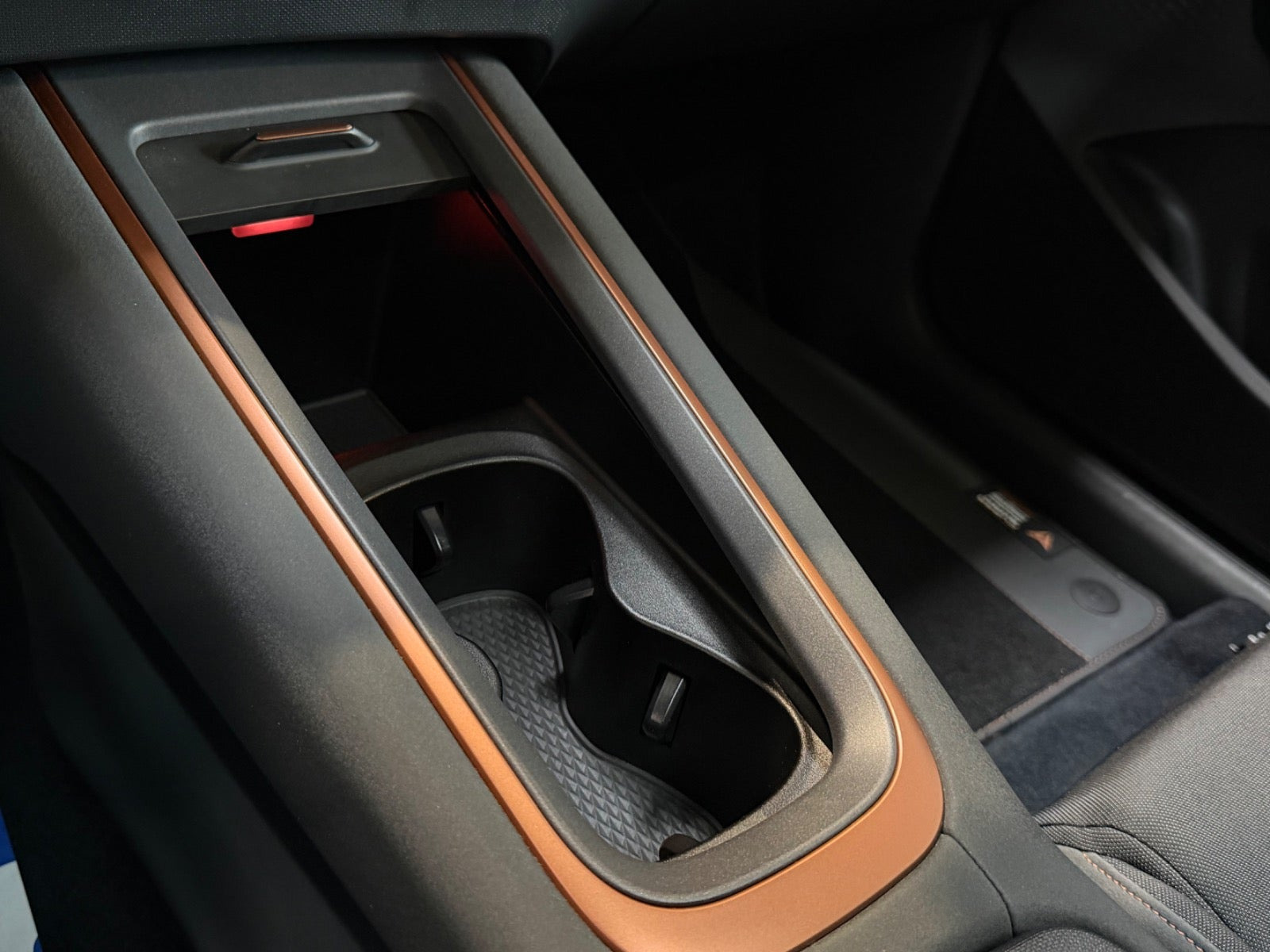 Grå Cupra Born fra 2023
