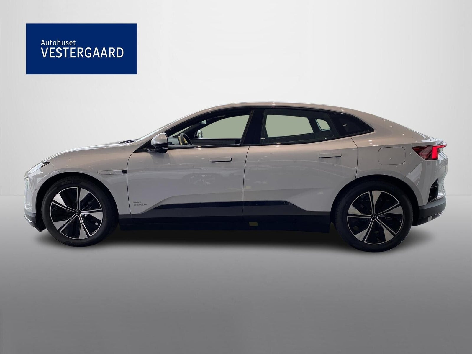 Hvid Polestar 4 fra 2026
