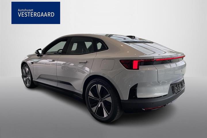 Hvid Polestar 4 fra 2026