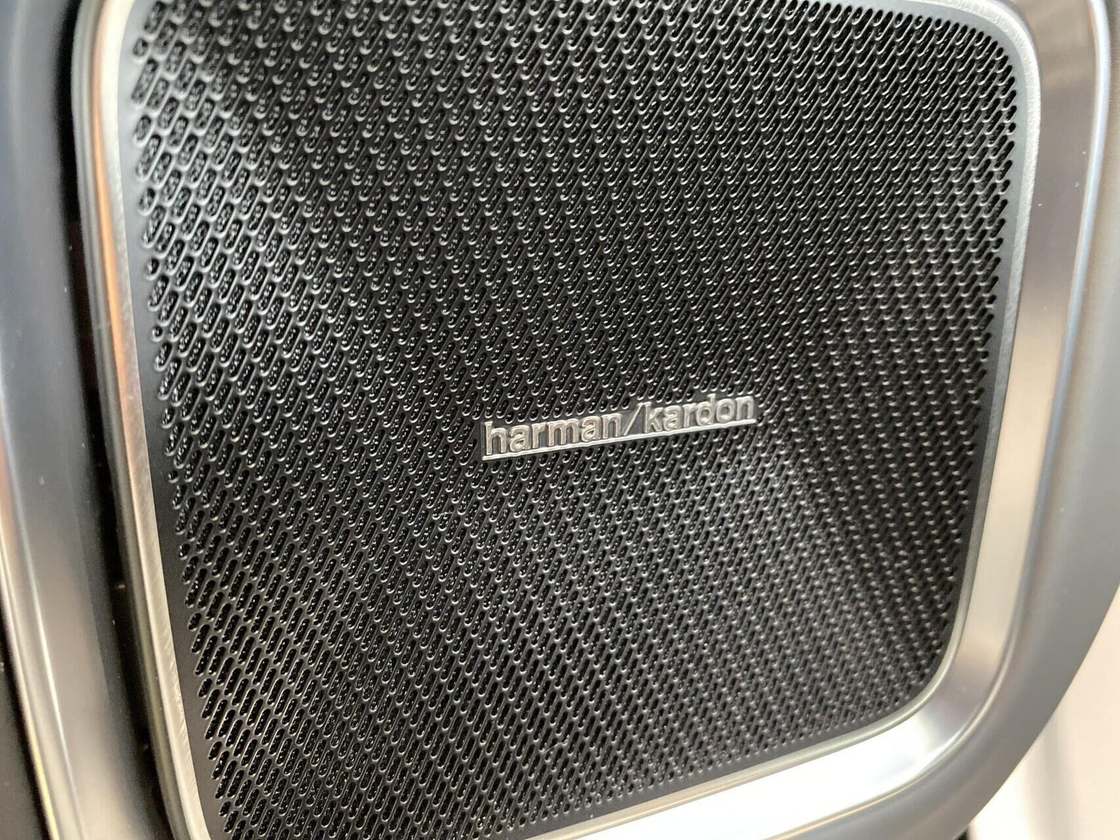 Hvid Polestar 4 fra 2026