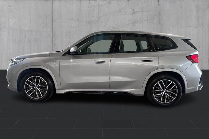 Sølv BMW iX1 fra 2024