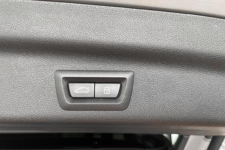 Sølv BMW iX1 fra 2024