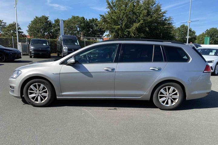 Grå VW Golf VII fra 2015