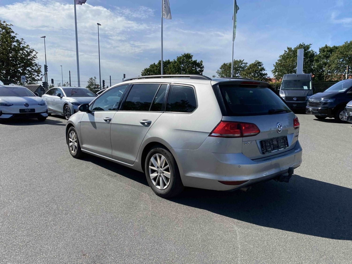 Grå VW Golf VII fra 2015