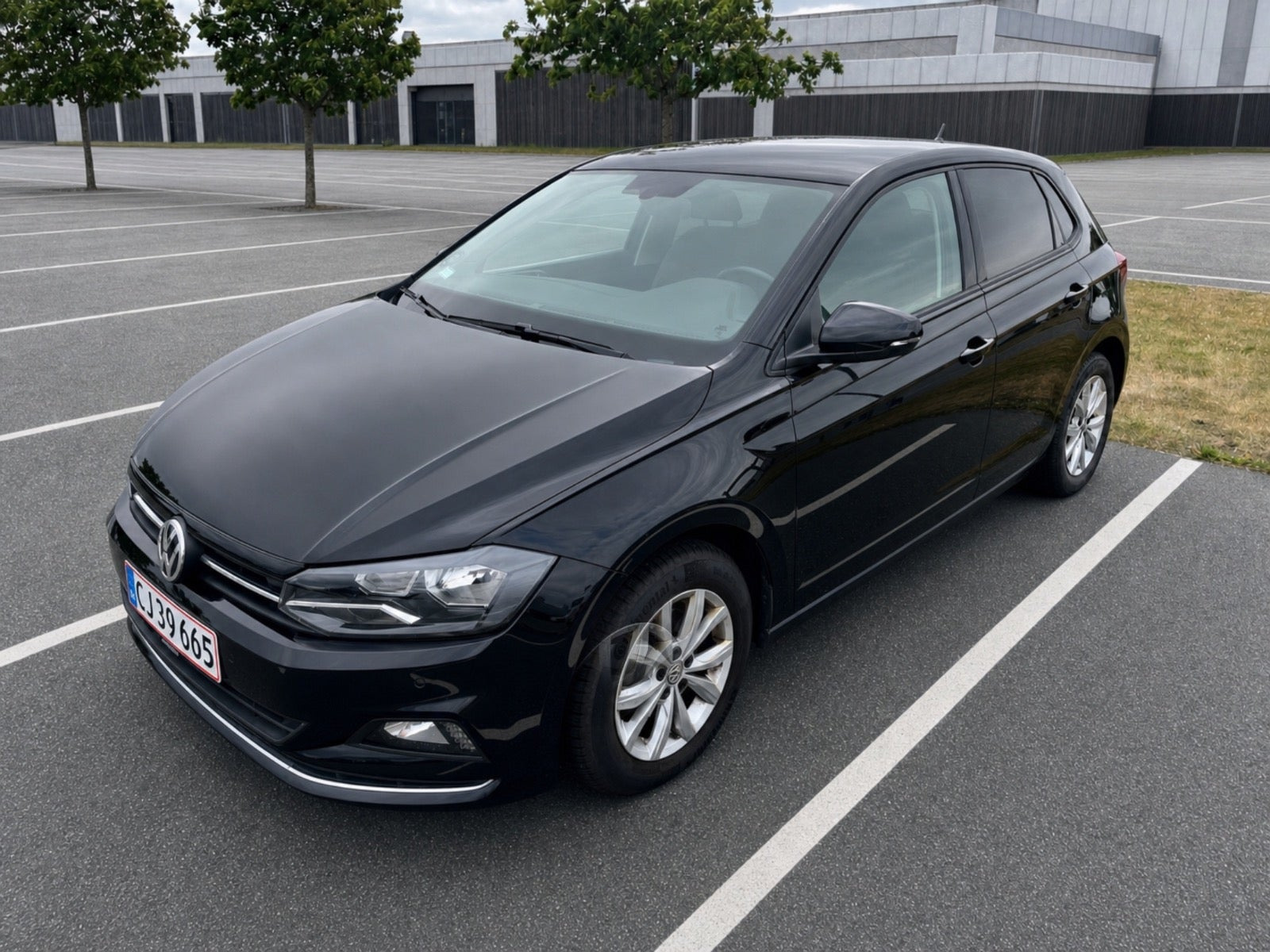 Sort VW Polo fra 2019