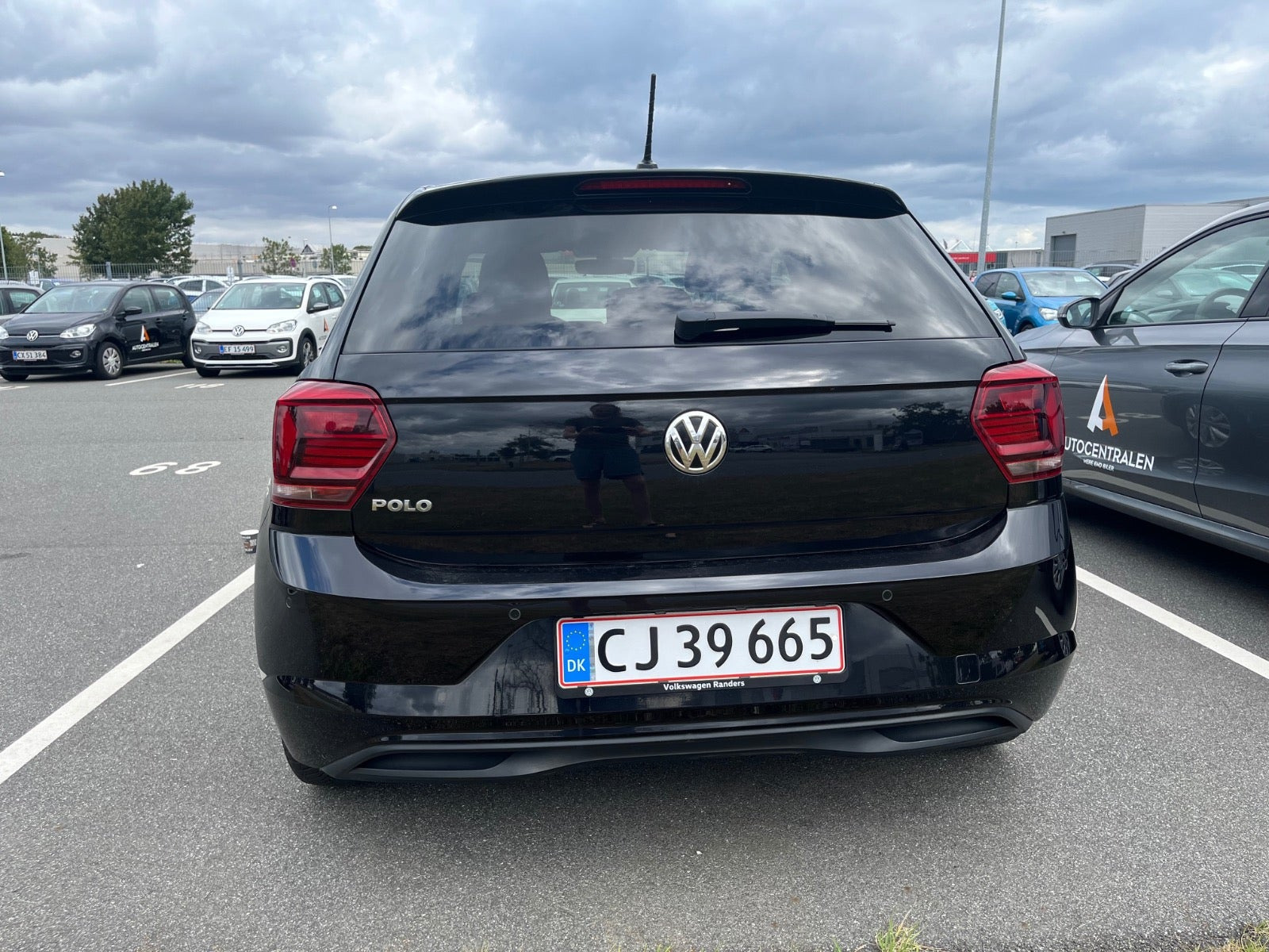 Sort VW Polo fra 2019