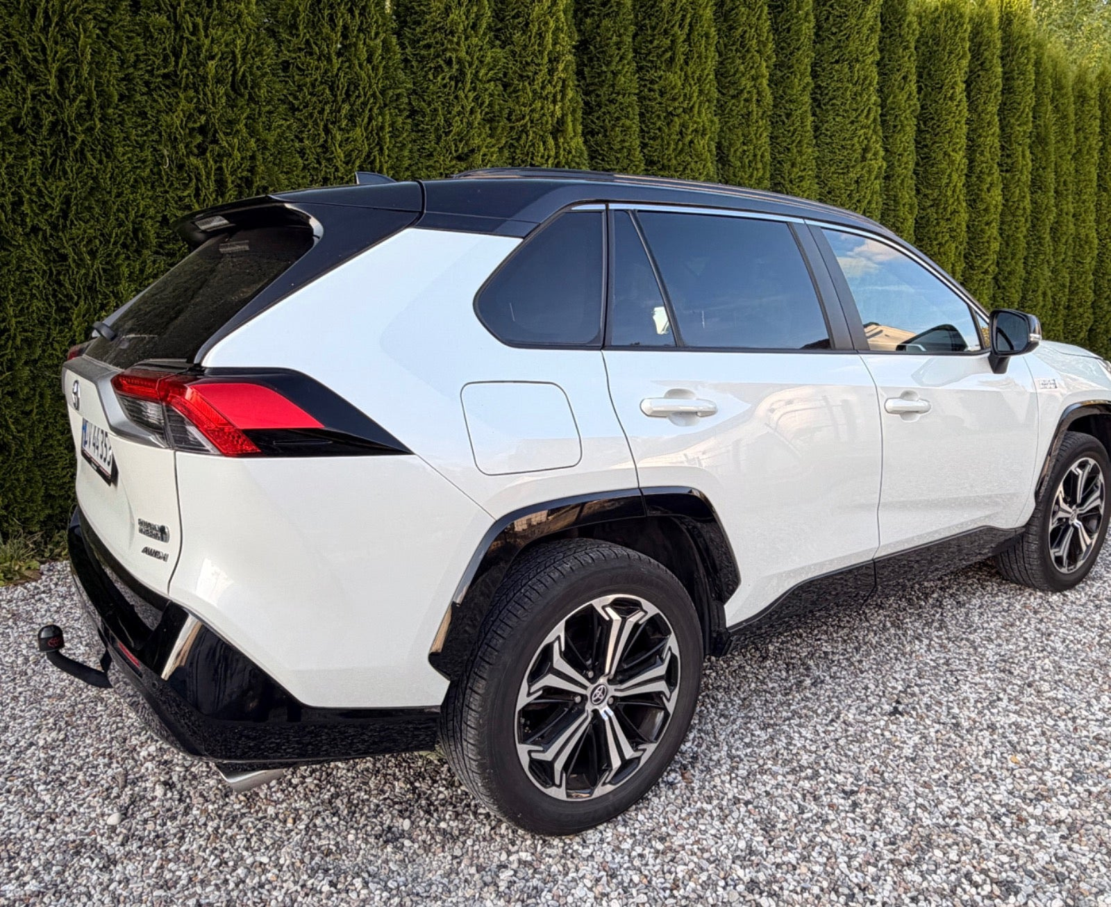 Hvid Toyota RAV4 fra 2021