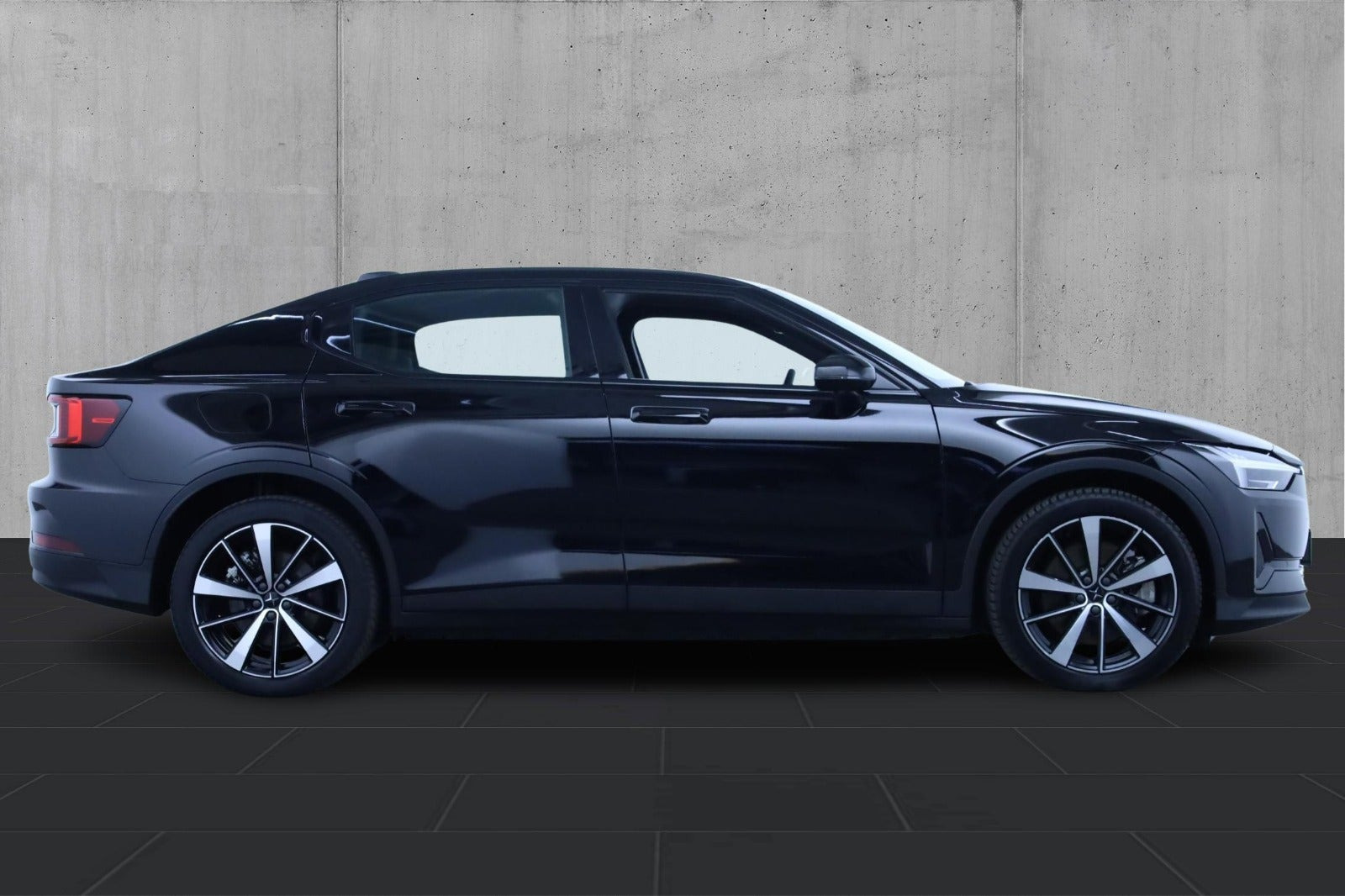 Sort Polestar 2 fra 2023