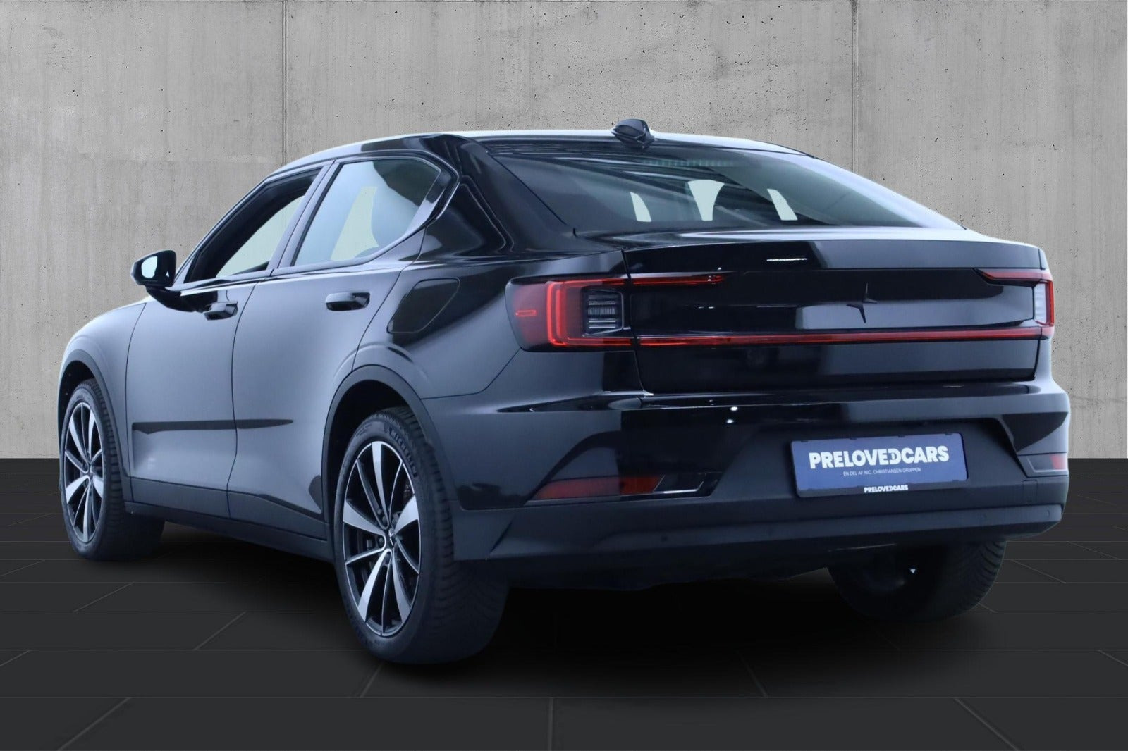 Sort Polestar 2 fra 2023