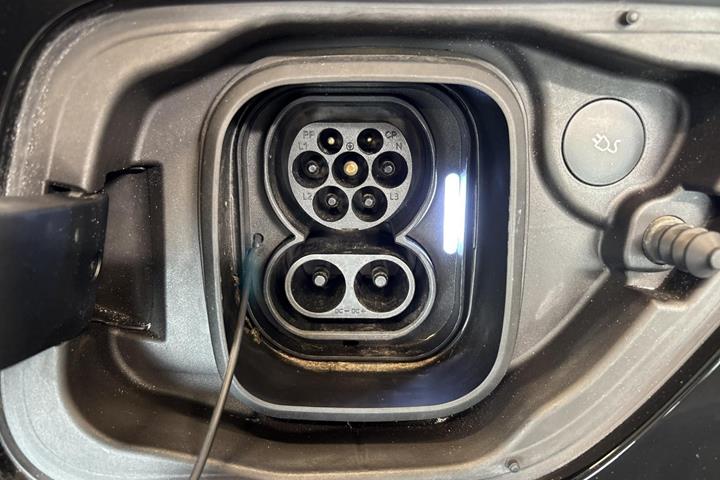 Sort Polestar 2 fra 2023
