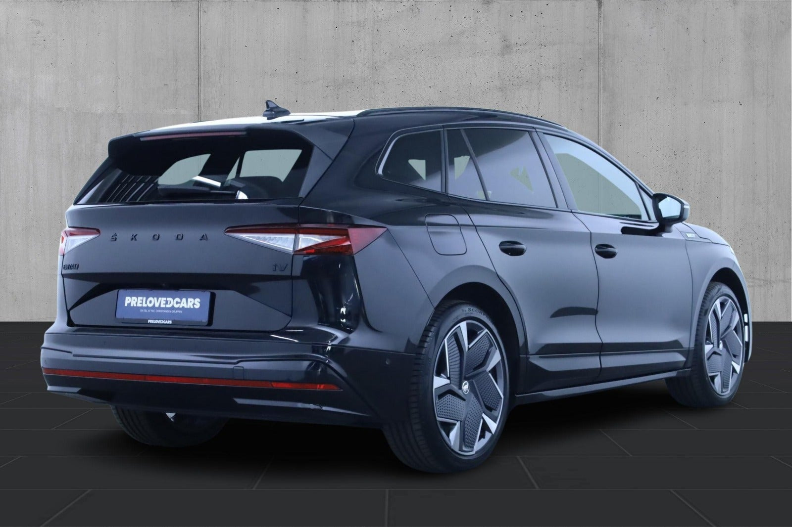 Sort Skoda Enyaq fra 2023