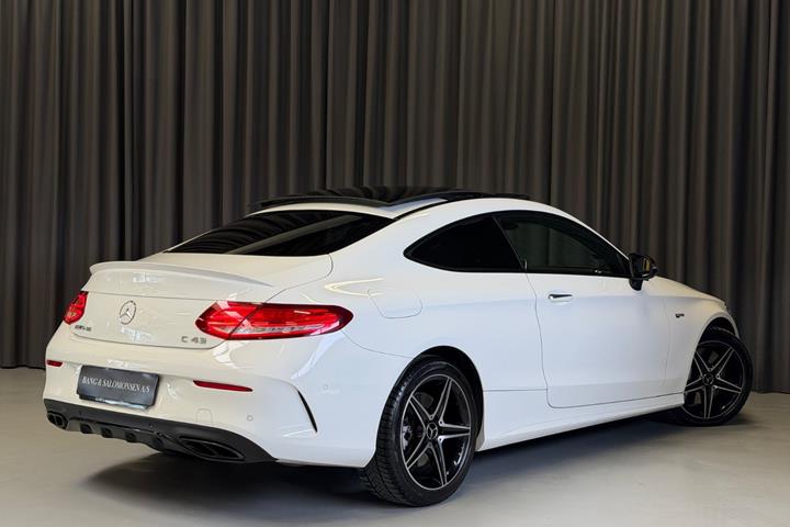 Hvid Mercedes C43 fra 2017