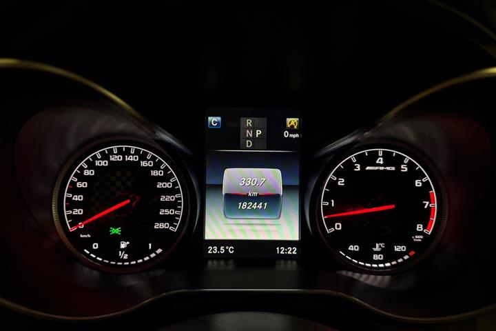 Hvid Mercedes C43 fra 2017