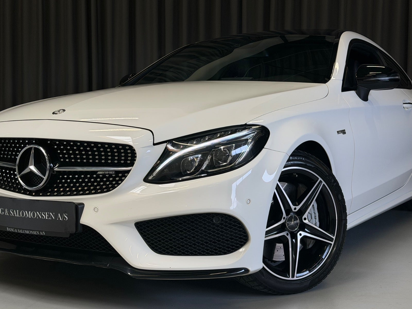 Hvid Mercedes C43 fra 2017