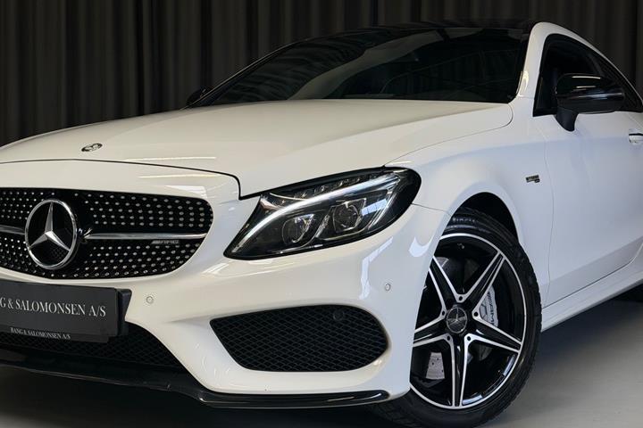 Hvid Mercedes C43 fra 2017