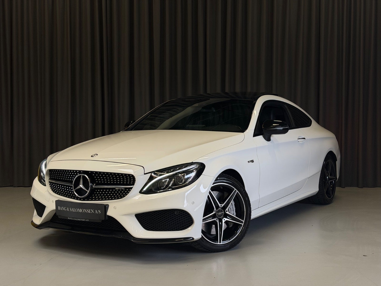 Hvid Mercedes C43 fra 2017