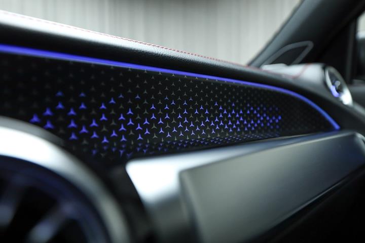 Grå Mercedes EQB250+ fra 2026