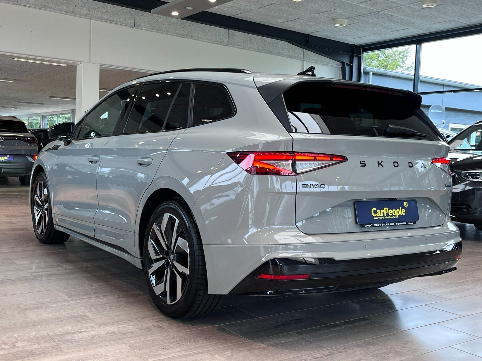 Grå Skoda Enyaq fra 2026