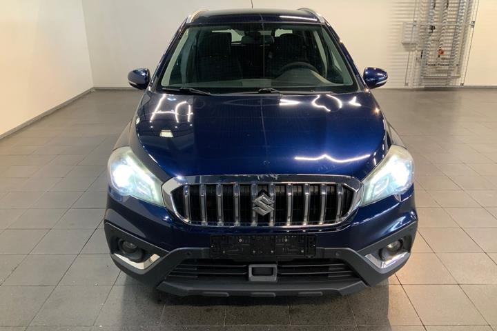 Blå Suzuki S-Cross fra 2016