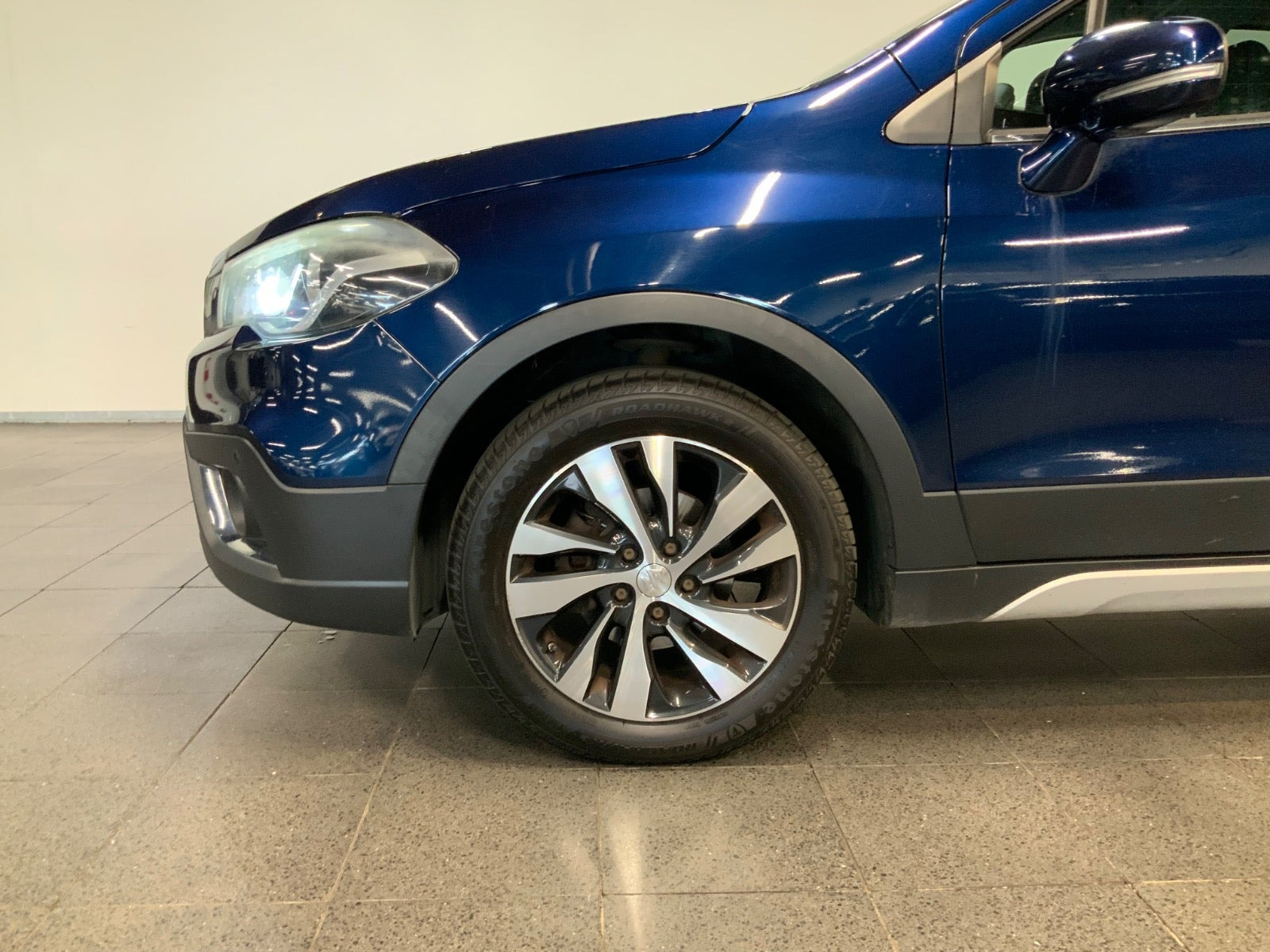 Blå Suzuki S-Cross fra 2016