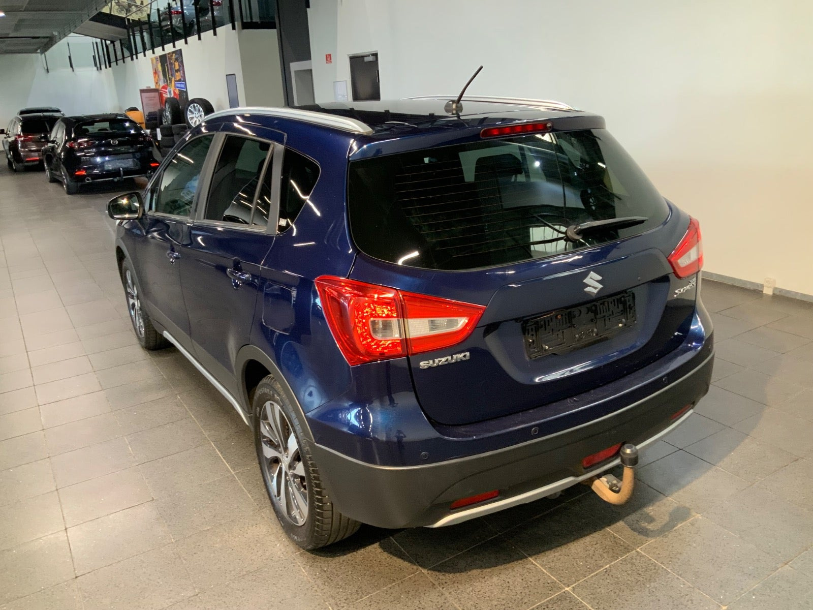 Blå Suzuki S-Cross fra 2016